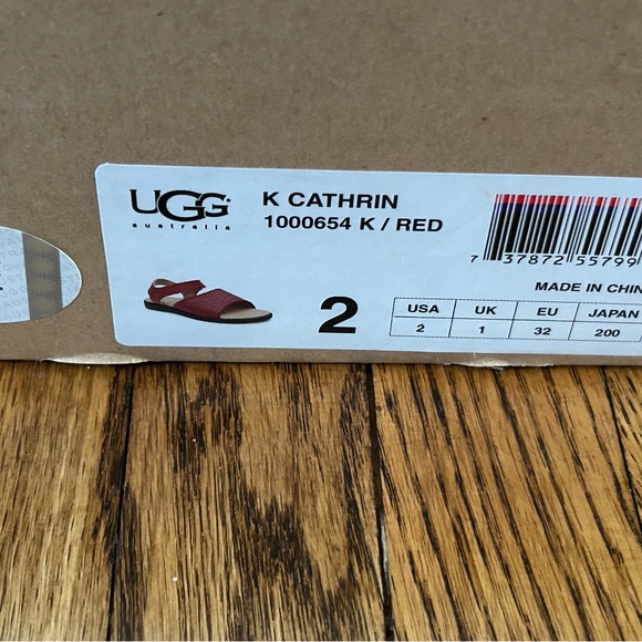 Brand New with original box leather UGG K Cathrin size 2 red Velcro sandals - Picture 4 of 4